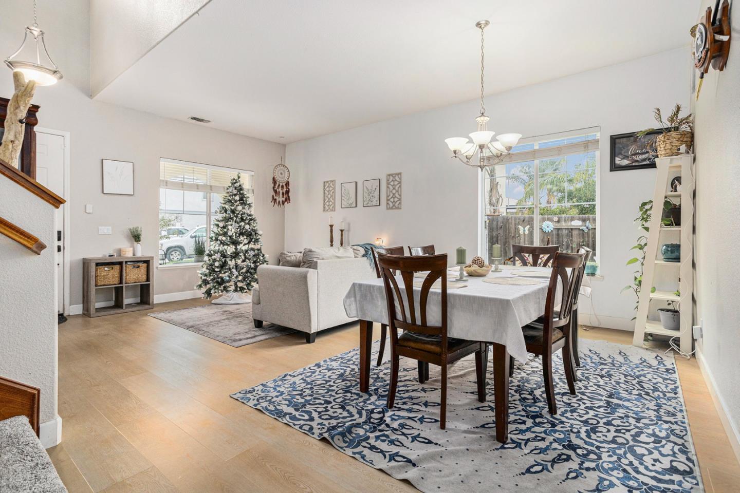 Detail Gallery Image 9 of 63 For 130 Ridge Crest Ct, Oakley,  CA 94561 - 5 Beds | 3 Baths