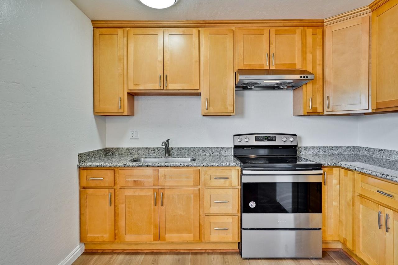 Detail Gallery Image 7 of 17 For 7537 Rogers Ln #4,  Gilroy,  CA 95020 - 2 Beds | 1 Baths