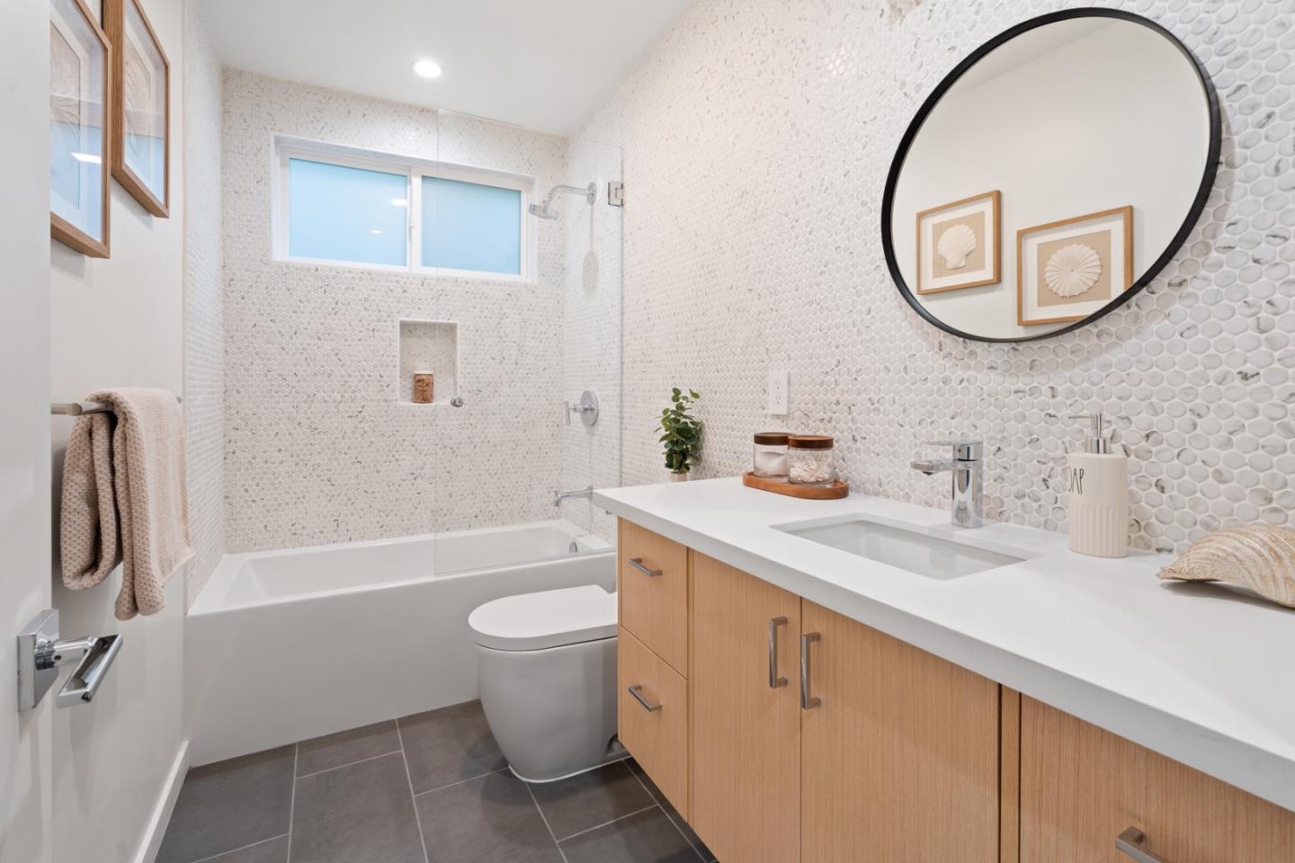 Detail Gallery Image 23 of 30 For 2105 Stratford Way, San Mateo,  CA 94403 - 3 Beds | 2/1 Baths