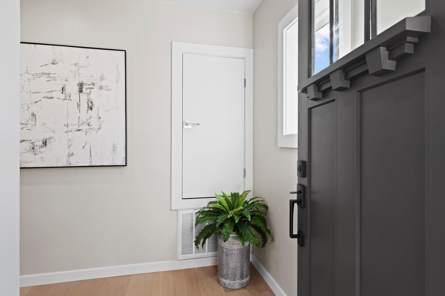 Detail Gallery Image 4 of 30 For 2105 Stratford Way, San Mateo,  CA 94403 - 3 Beds | 2/1 Baths