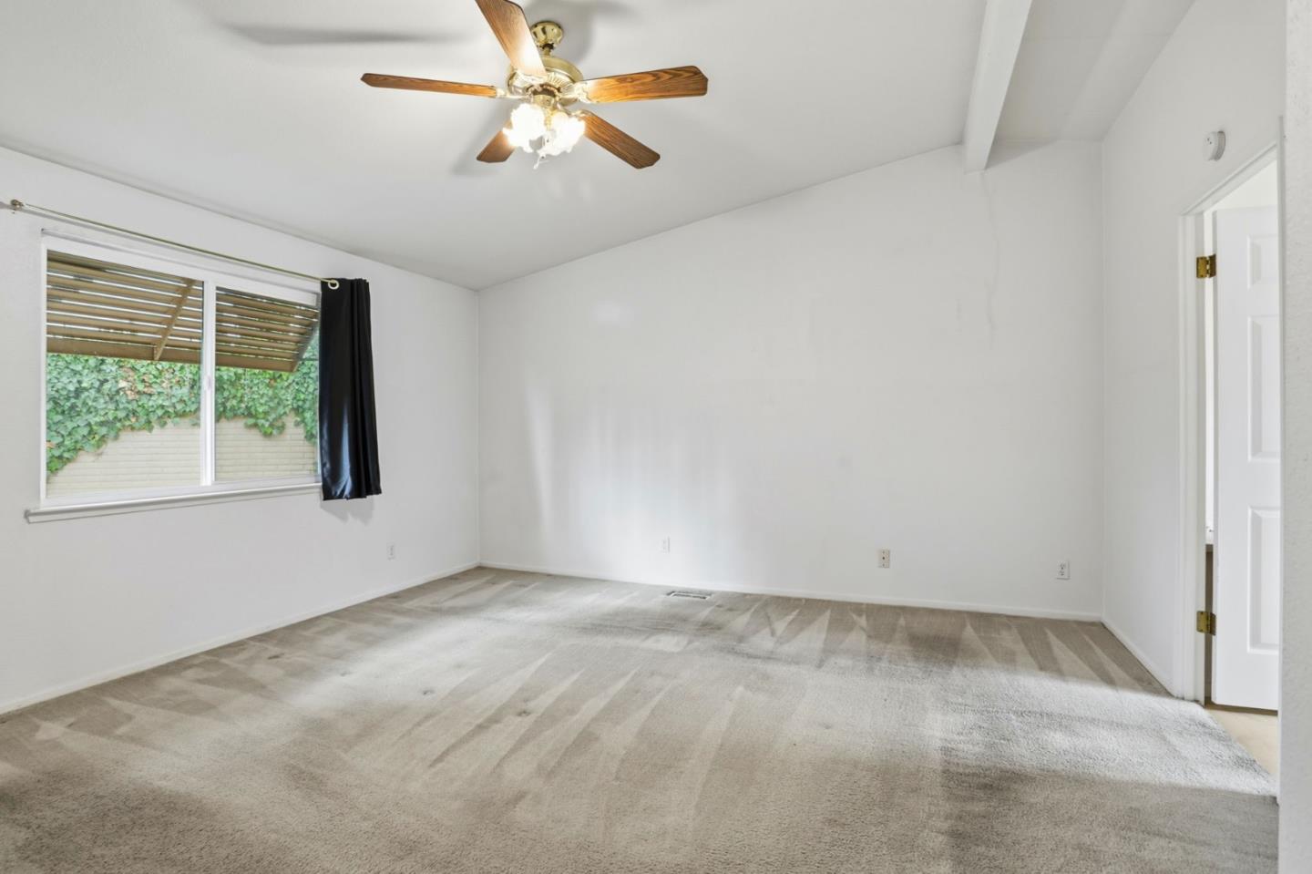 Detail Gallery Image 20 of 37 For 1220 Tasman Dr #142,  Sunnyvale,  CA 94089 - 3 Beds | 2 Baths