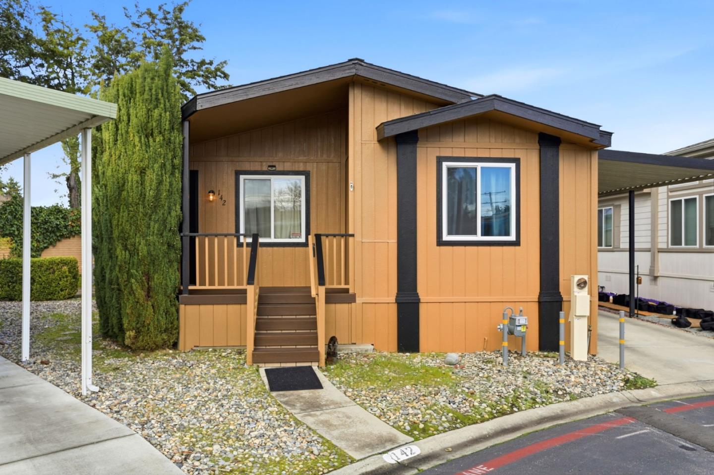 Detail Gallery Image 4 of 37 For 1220 Tasman Dr #142,  Sunnyvale,  CA 94089 - 3 Beds | 2 Baths