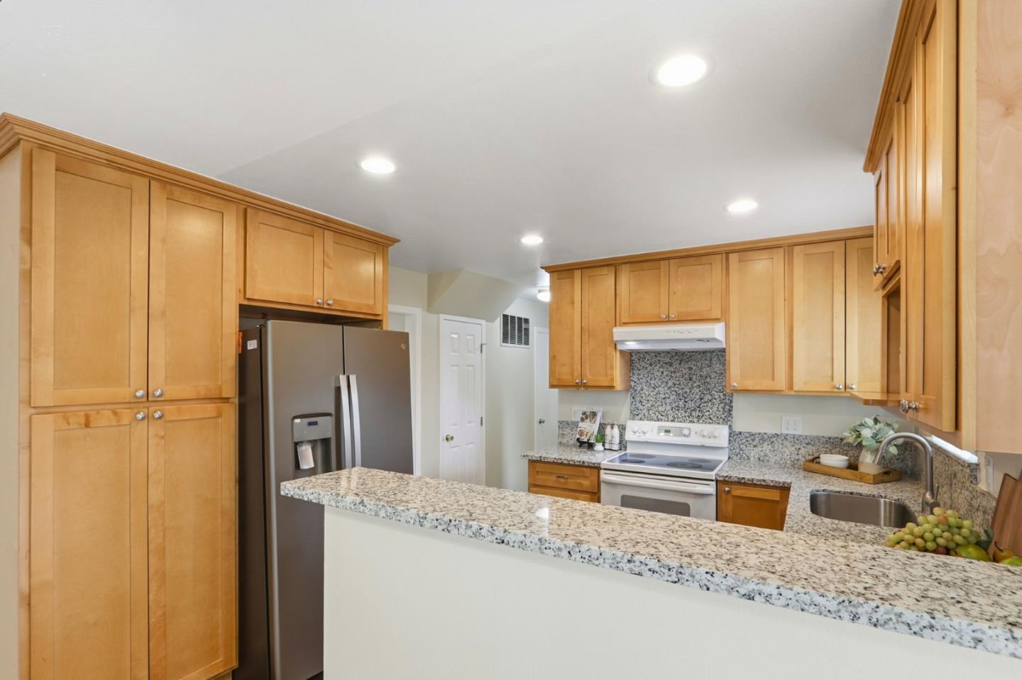 Detail Gallery Image 13 of 44 For 2045 Treewood Ln, San Jose,  CA 95132 - 5 Beds | 2/1 Baths