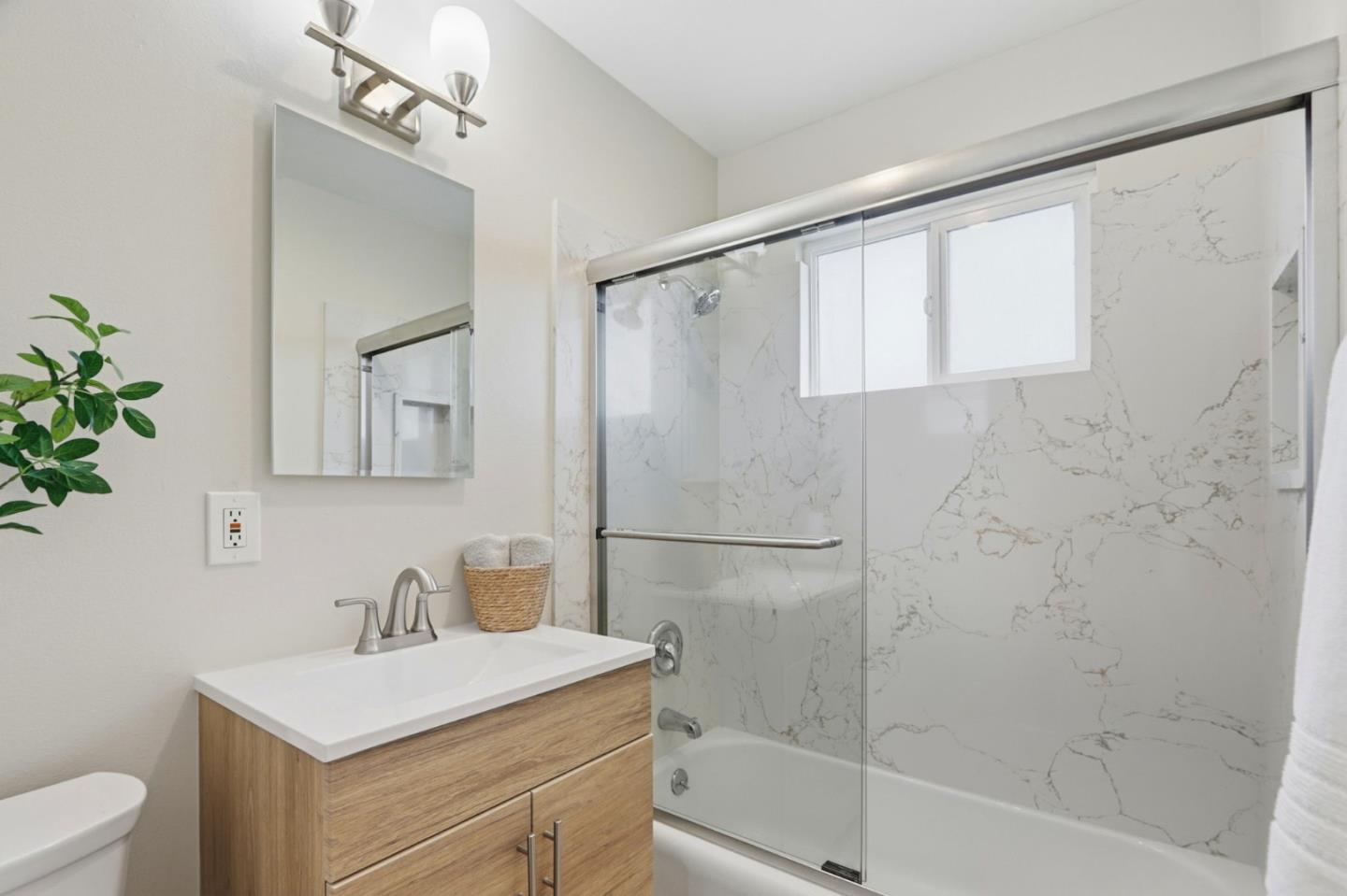 Detail Gallery Image 36 of 44 For 2045 Treewood Ln, San Jose,  CA 95132 - 5 Beds | 2/1 Baths