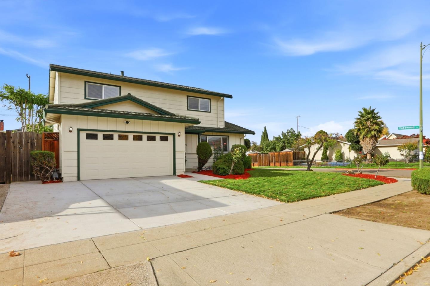 Detail Gallery Image 4 of 44 For 2045 Treewood Ln, San Jose,  CA 95132 - 5 Beds | 2/1 Baths