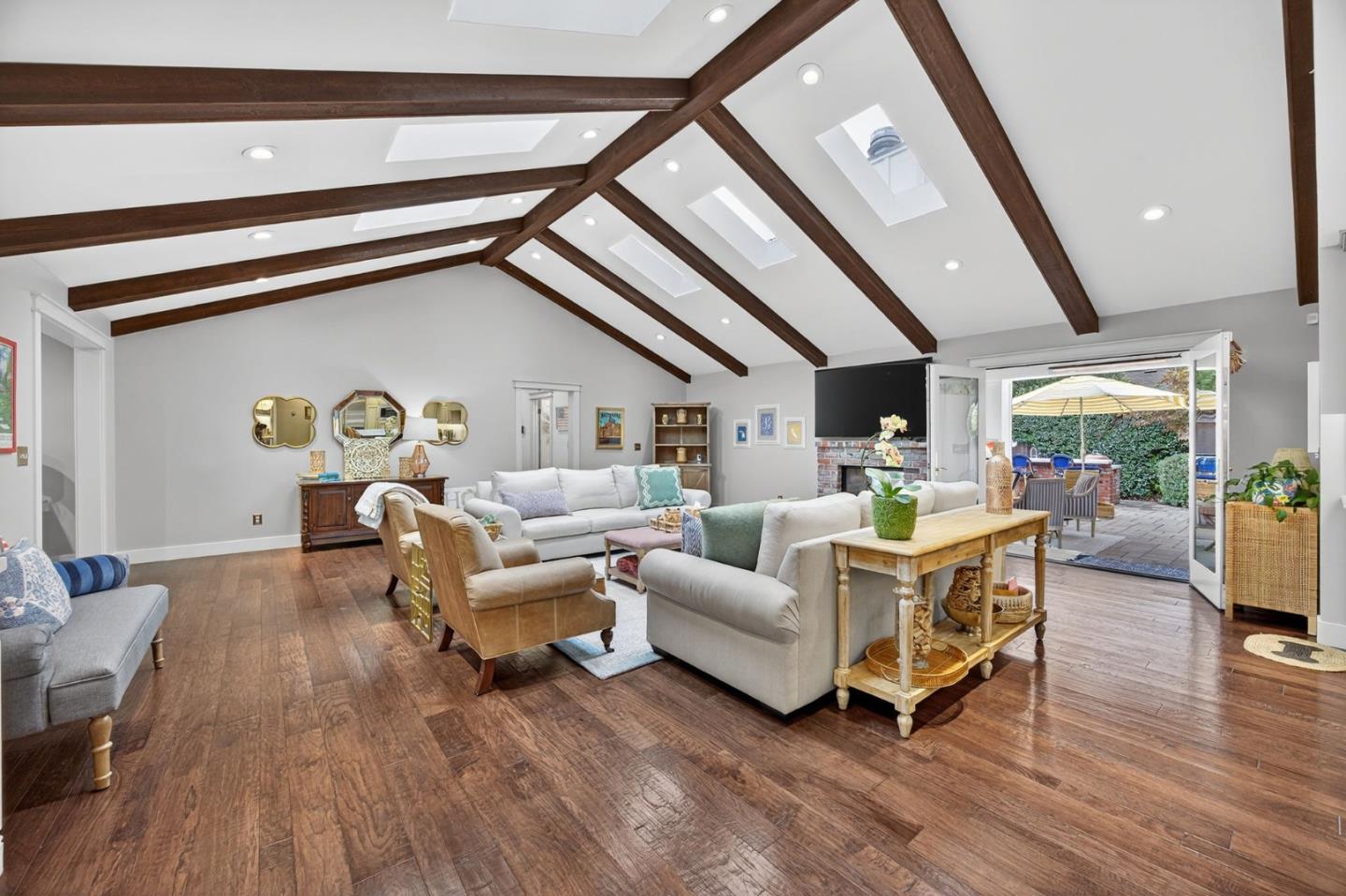 Detail Gallery Image 4 of 62 For 2477 Westgate Ave, San Jose,  CA 95125 - 4 Beds | 3/1 Baths