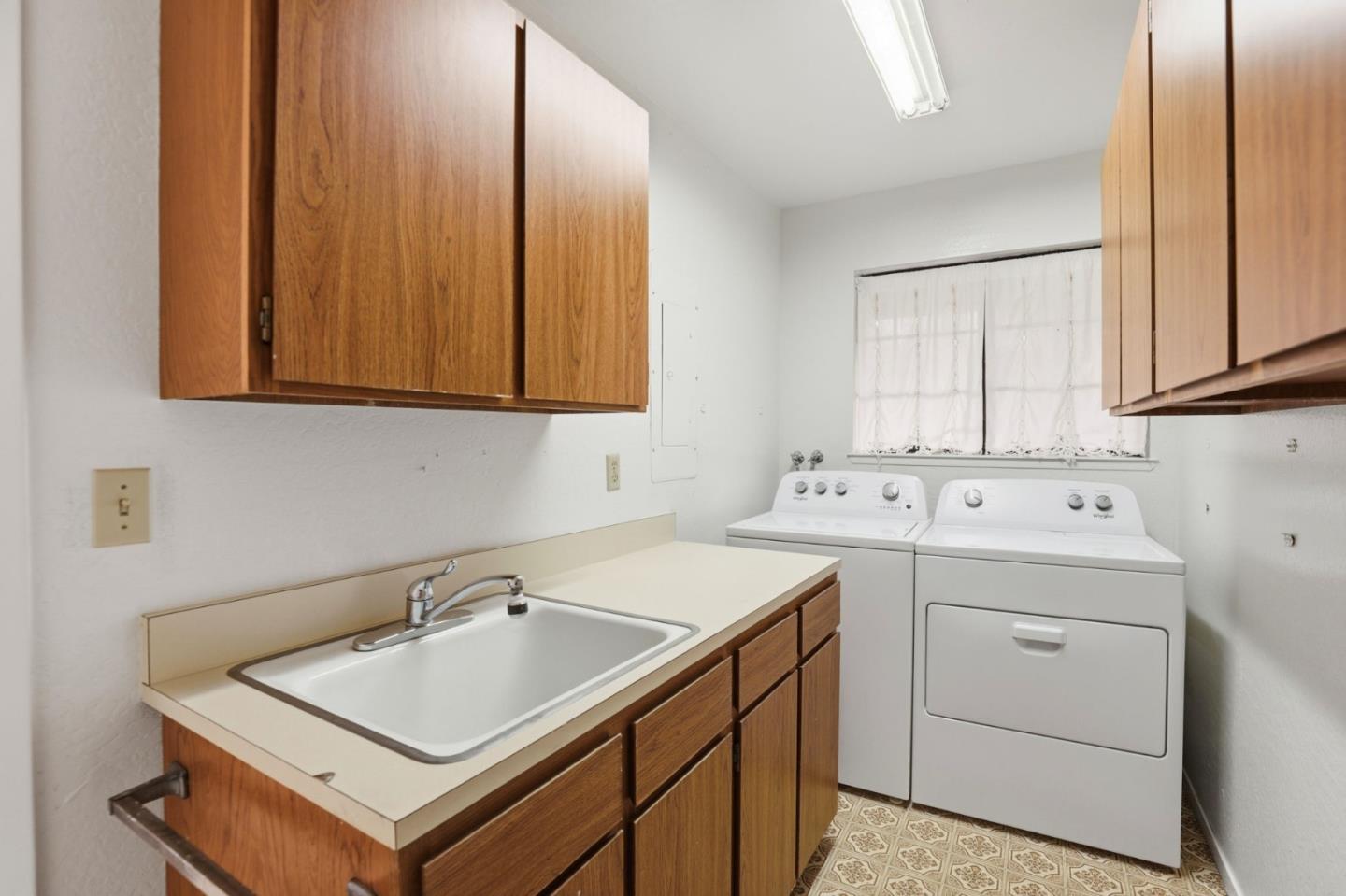 Detail Gallery Image 20 of 24 For 23725 Determine Ln, Monterey,  CA 93940 - 3 Beds | 2 Baths