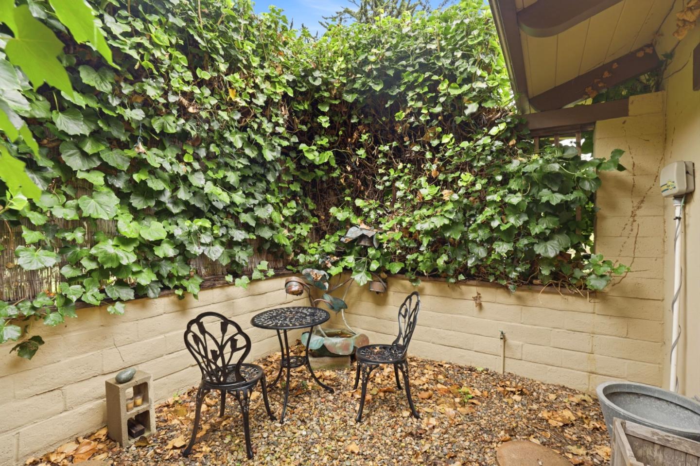 Detail Gallery Image 4 of 24 For 23725 Determine Ln, Monterey,  CA 93940 - 3 Beds | 2 Baths