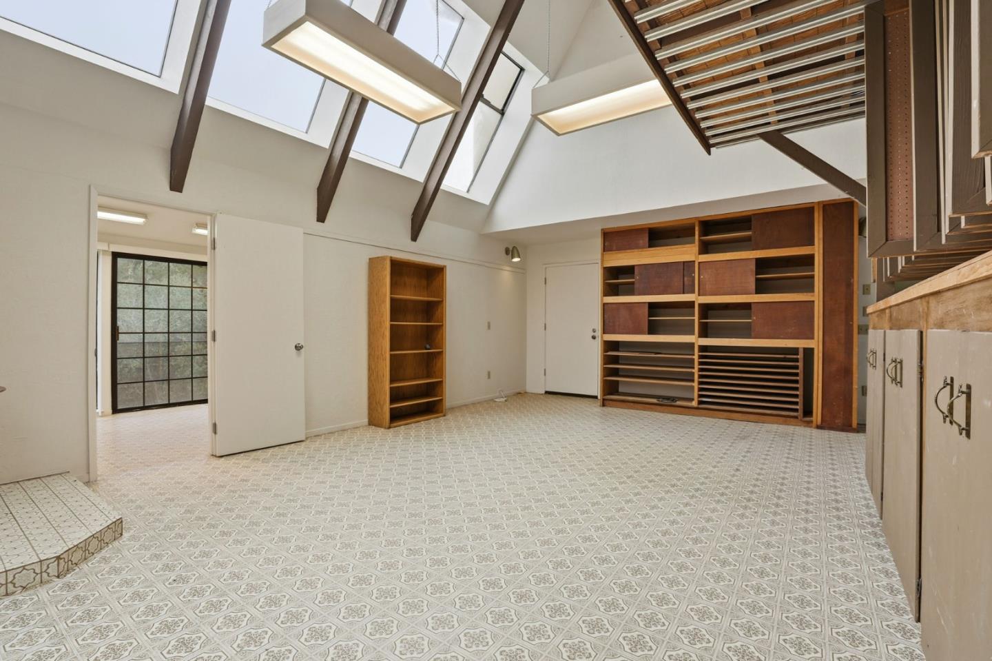 Detail Gallery Image 7 of 24 For 23725 Determine Ln, Monterey,  CA 93940 - 3 Beds | 2 Baths