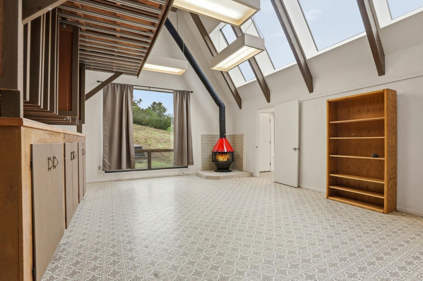 Detail Gallery Image 8 of 24 For 23725 Determine Ln, Monterey,  CA 93940 - 3 Beds | 2 Baths