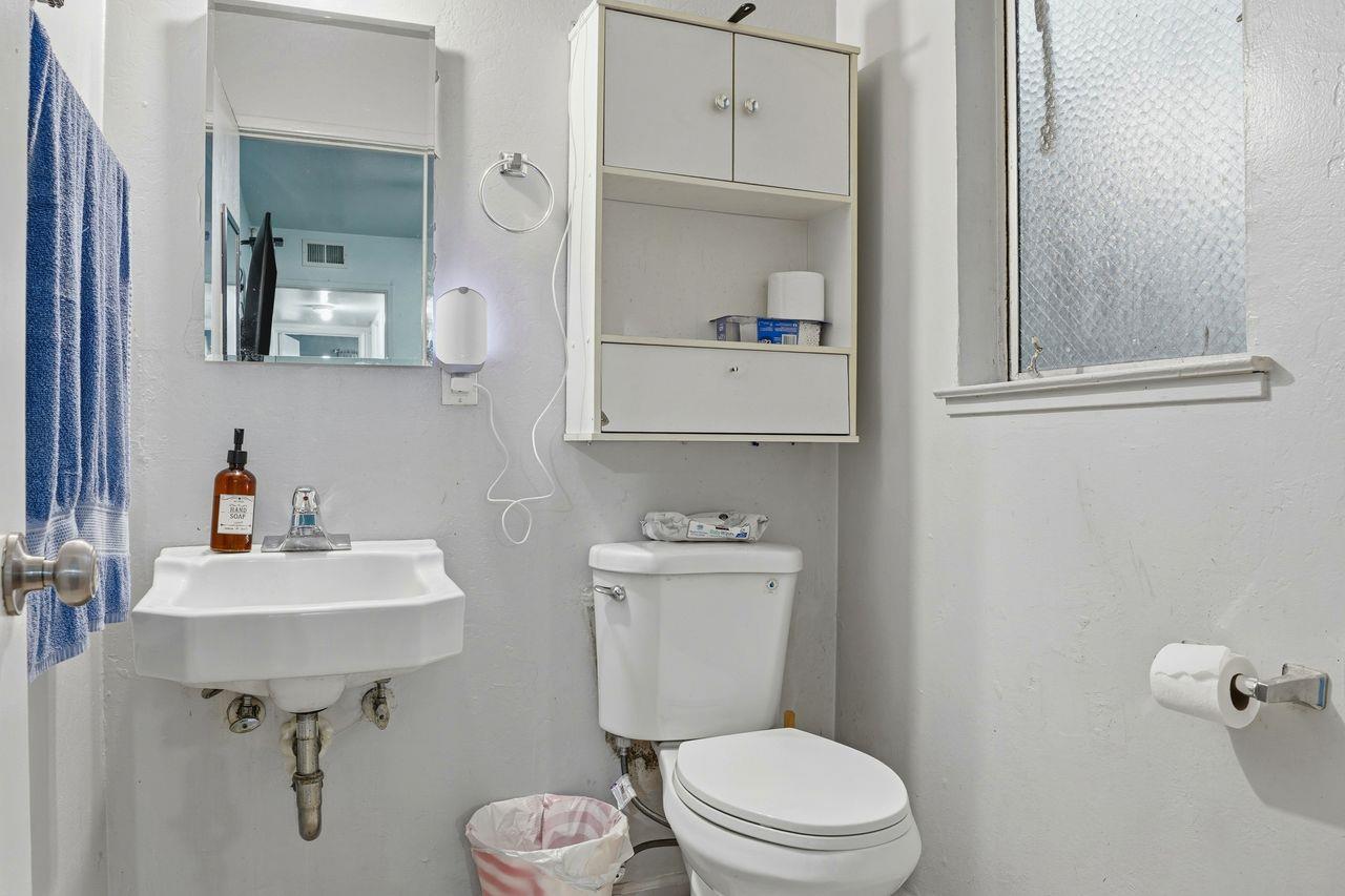 Detail Gallery Image 20 of 30 For 678 Hillside Blvd, Daly City,  CA 94014 - – Beds | – Baths