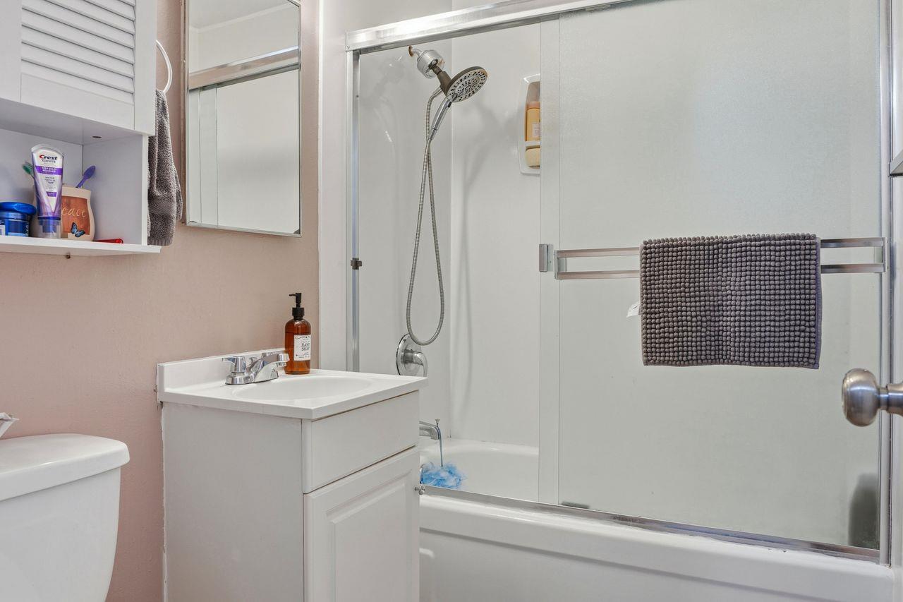 Detail Gallery Image 21 of 30 For 678 Hillside Blvd, Daly City,  CA 94014 - – Beds | – Baths