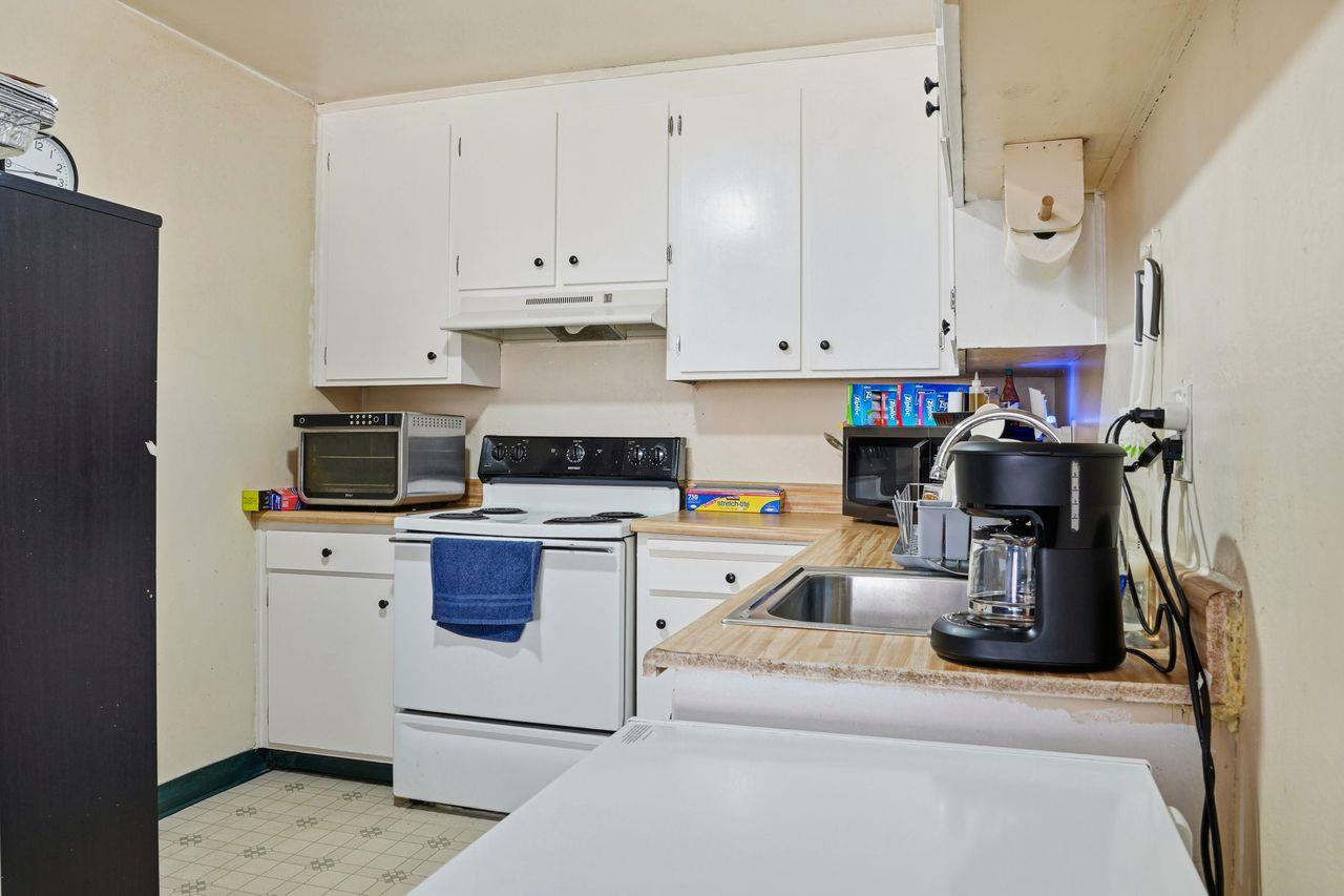 Detail Gallery Image 7 of 30 For 678 Hillside Blvd, Daly City,  CA 94014 - – Beds | – Baths