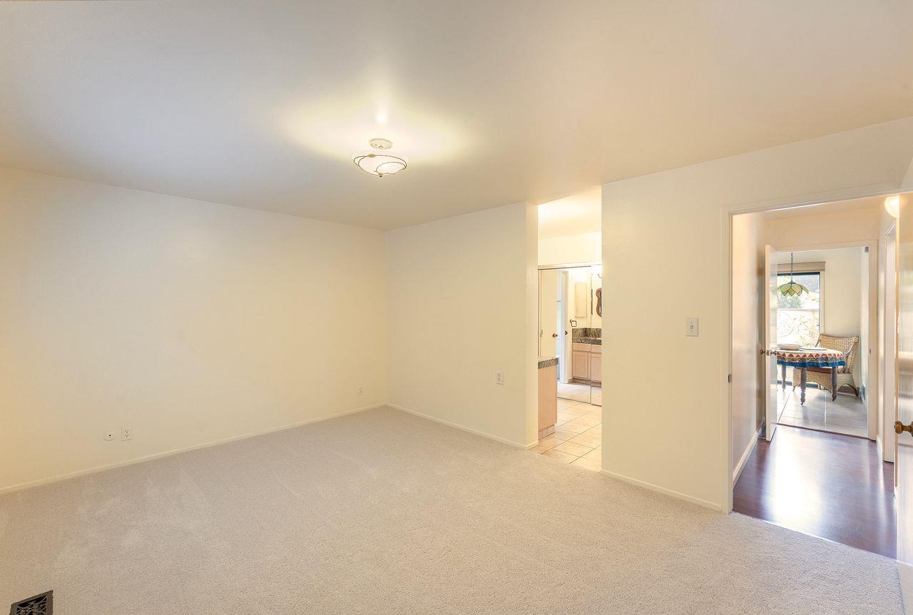 Detail Gallery Image 7 of 12 For 4 Country Club #2,  Pacific Grove,  CA 93950 - 3 Beds | 2 Baths