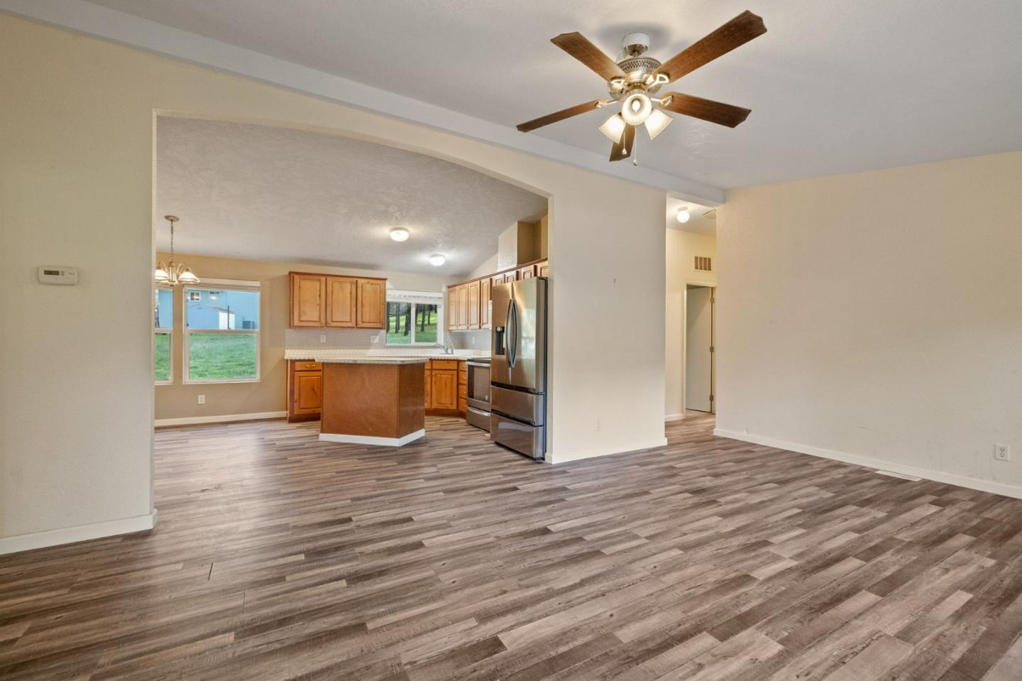 Detail Gallery Image 4 of 33 For 19307 Ferretti Rd, Groveland,  CA 95321 - 3 Beds | 2 Baths