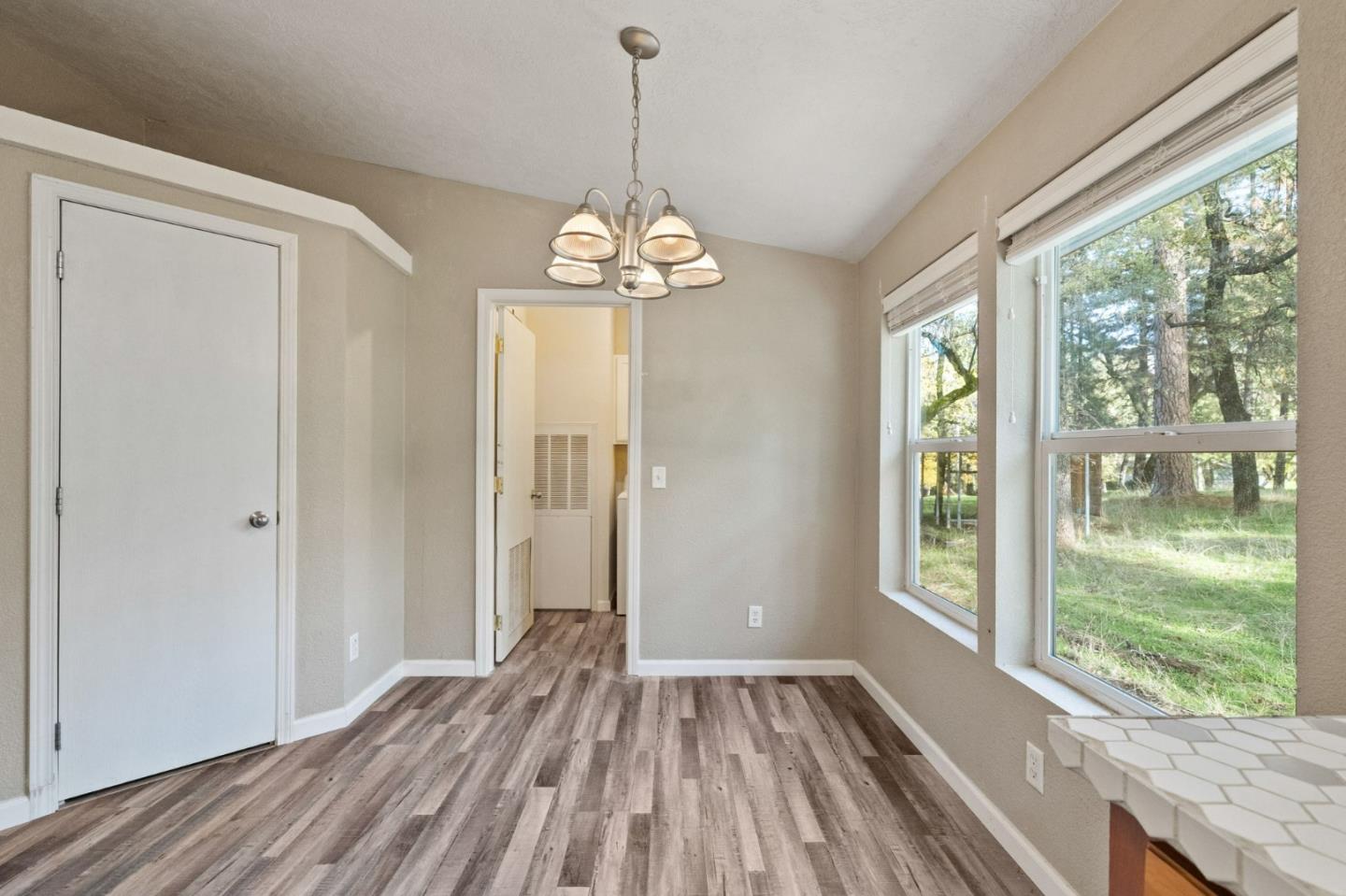 Detail Gallery Image 9 of 33 For 19307 Ferretti Rd, Groveland,  CA 95321 - 3 Beds | 2 Baths