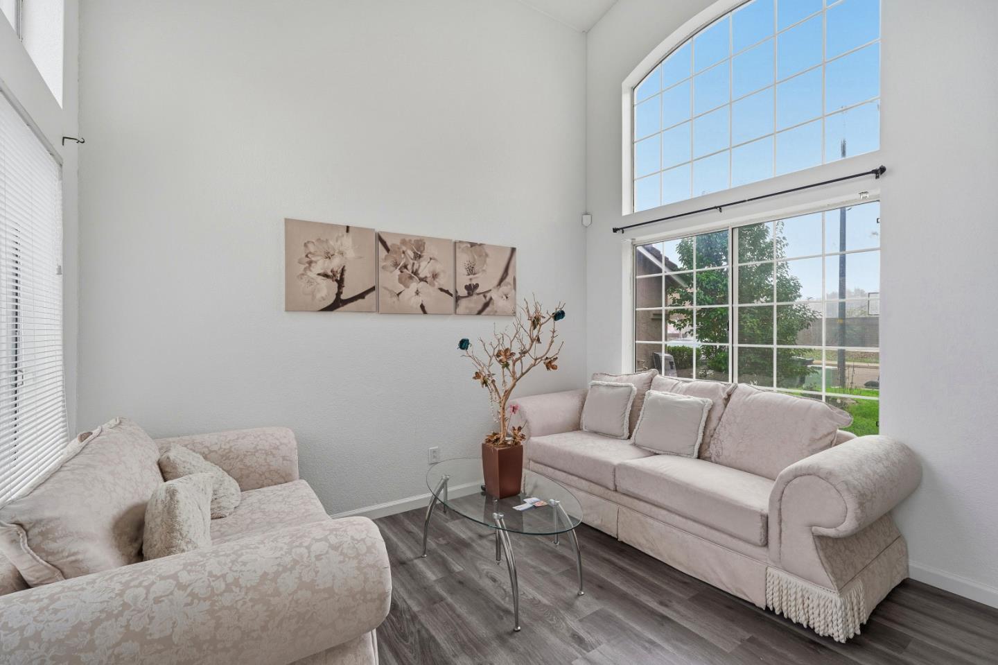 Detail Gallery Image 10 of 34 For 521 Sw Leamon St, Tracy,  CA 95376 - 3 Beds | 2/1 Baths