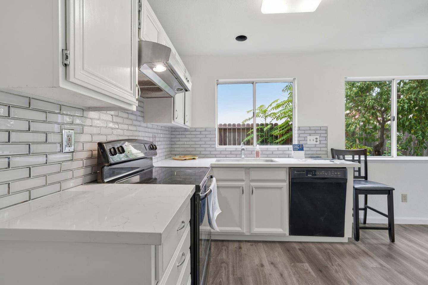 Detail Gallery Image 16 of 34 For 521 Sw Leamon St, Tracy,  CA 95376 - 3 Beds | 2/1 Baths