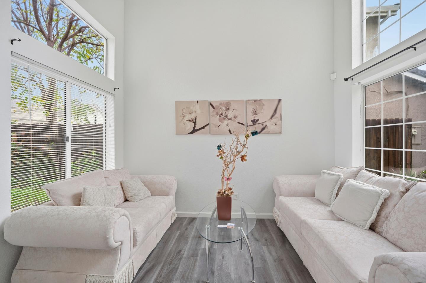 Detail Gallery Image 9 of 34 For 521 Sw Leamon St, Tracy,  CA 95376 - 3 Beds | 2/1 Baths