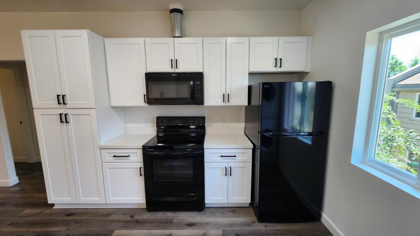 Detail Gallery Image 5 of 5 For 728 W 1st Ave #101,  Chico,  CA 95926 - 2 Beds | 1 Baths