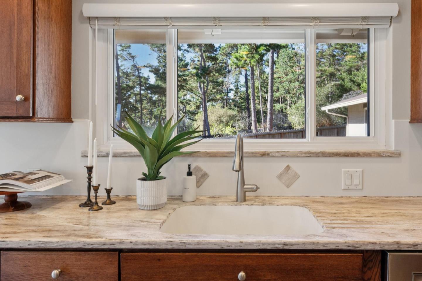 Detail Gallery Image 20 of 63 For 3 Sommerset Rise, Monterey,  CA 93940 - 4 Beds | 3 Baths