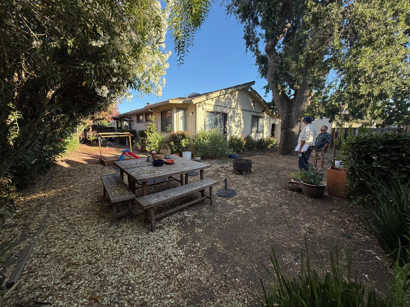 Detail Gallery Image 4 of 4 For 15318 Calle Enrique, Morgan Hill,  CA 95037 - 3 Beds | 2 Baths