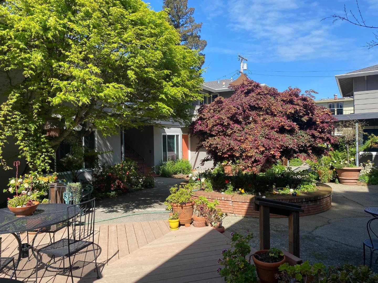 Detail Gallery Image 2 of 6 For 111 Elm St #4,  San Mateo,  CA 94401 - 2 Beds | 1 Baths