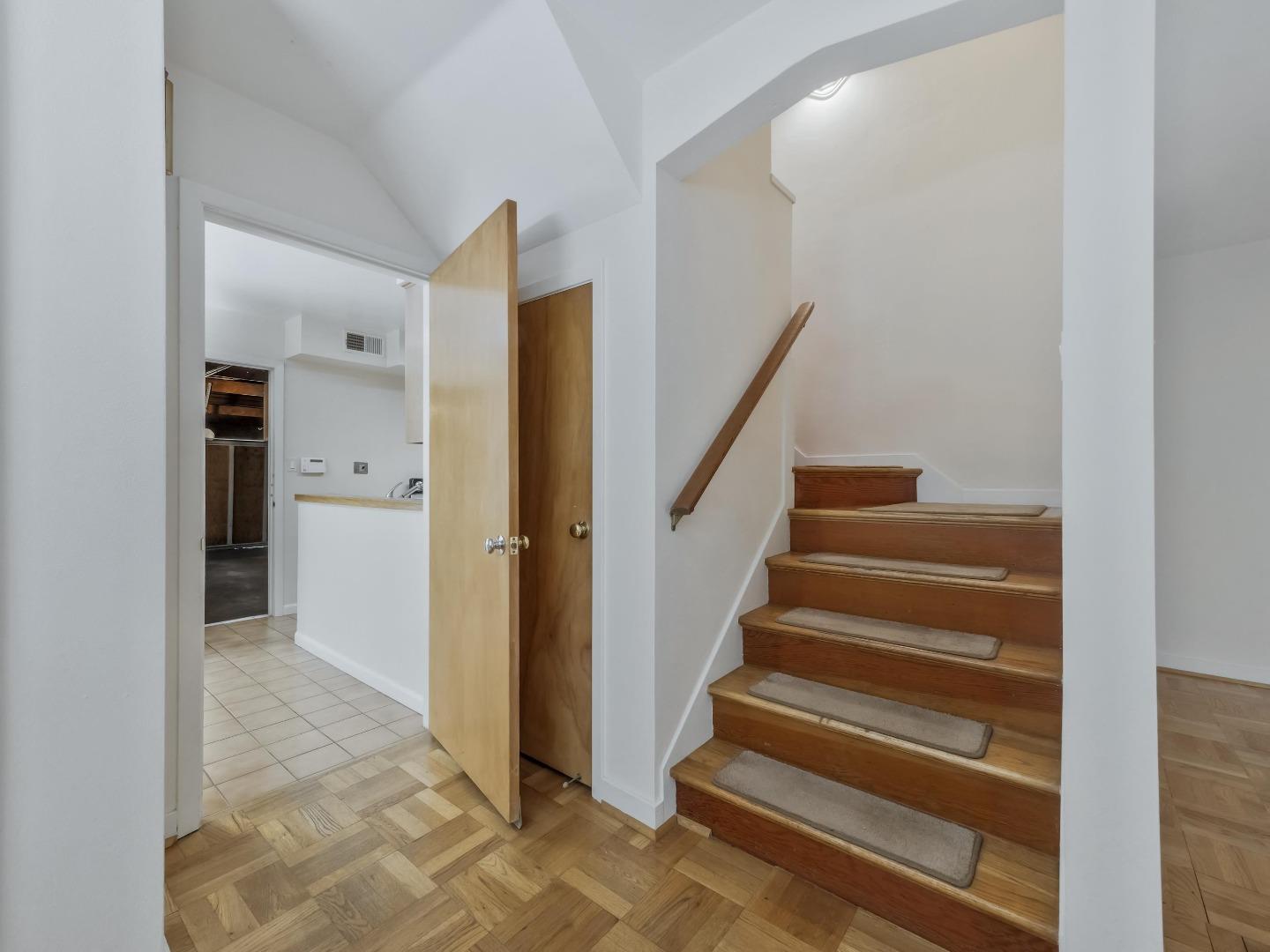 Detail Gallery Image 11 of 14 For 21 El Cerrito, San Mateo,  CA 94402 - 2 Beds | 2/1 Baths