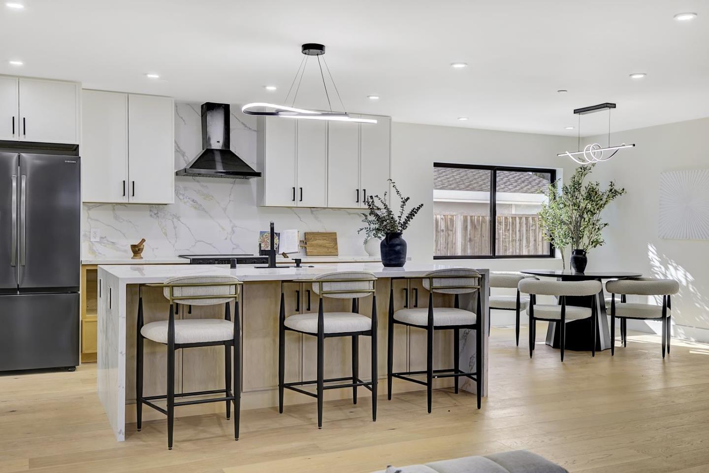 Detail Gallery Image 16 of 59 For 644 Johanna Ave, Sunnyvale,  CA 94085 - 6 Beds | 5 Baths