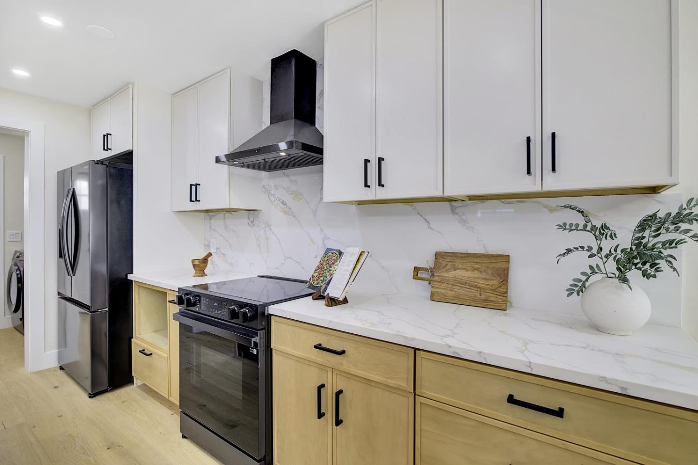 Detail Gallery Image 19 of 59 For 644 Johanna Ave, Sunnyvale,  CA 94085 - 6 Beds | 5 Baths