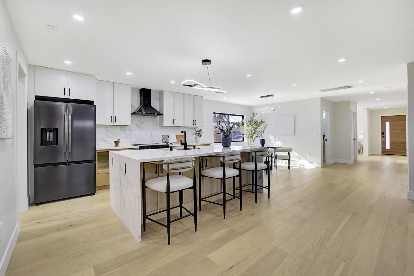 Detail Gallery Image 9 of 59 For 644 Johanna Ave, Sunnyvale,  CA 94085 - 6 Beds | 5 Baths