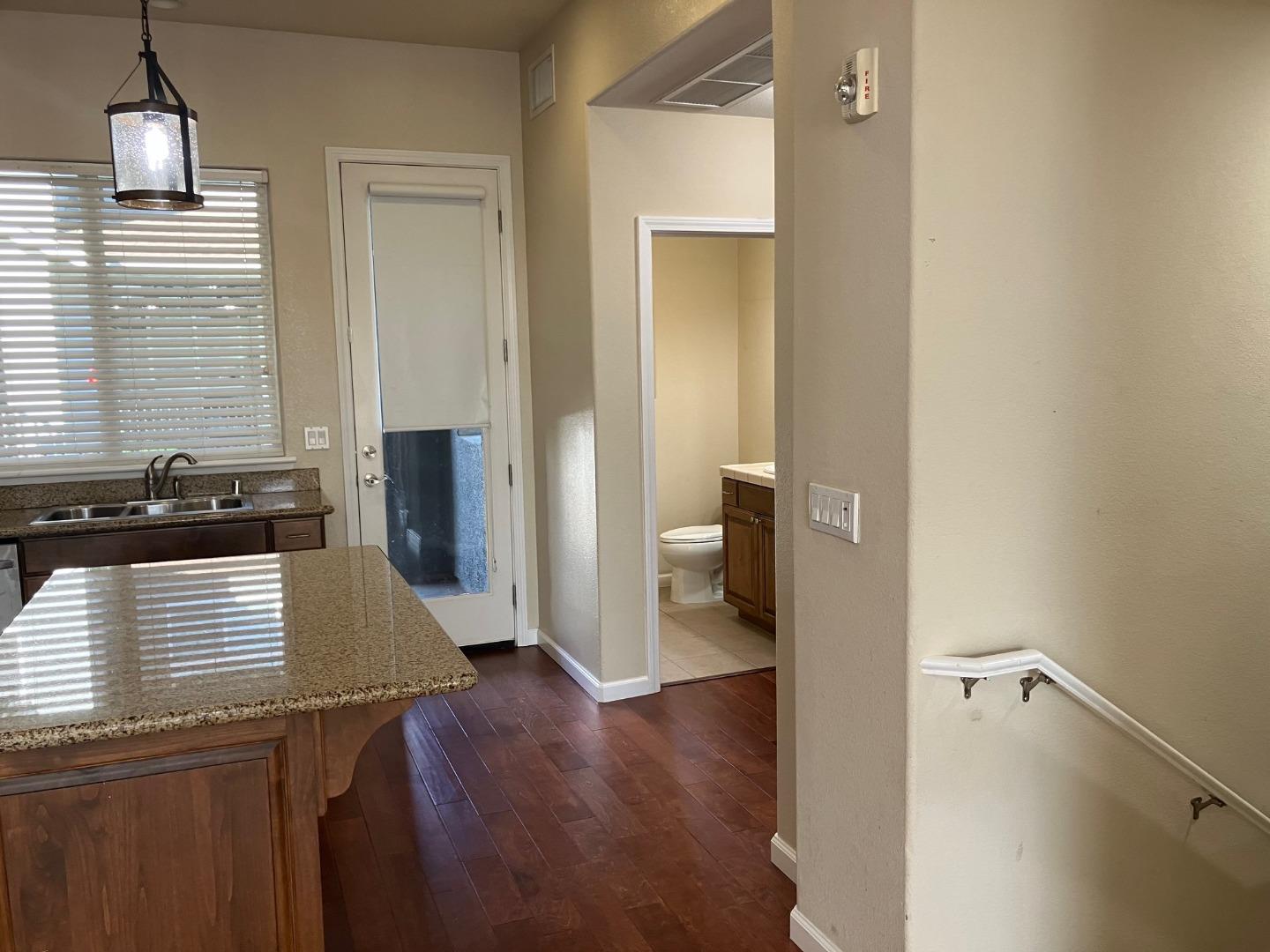 Detail Gallery Image 12 of 32 For 5132 El Camino Ave #202,  Carmichael,  CA 95608 - 2 Beds | 2/1 Baths