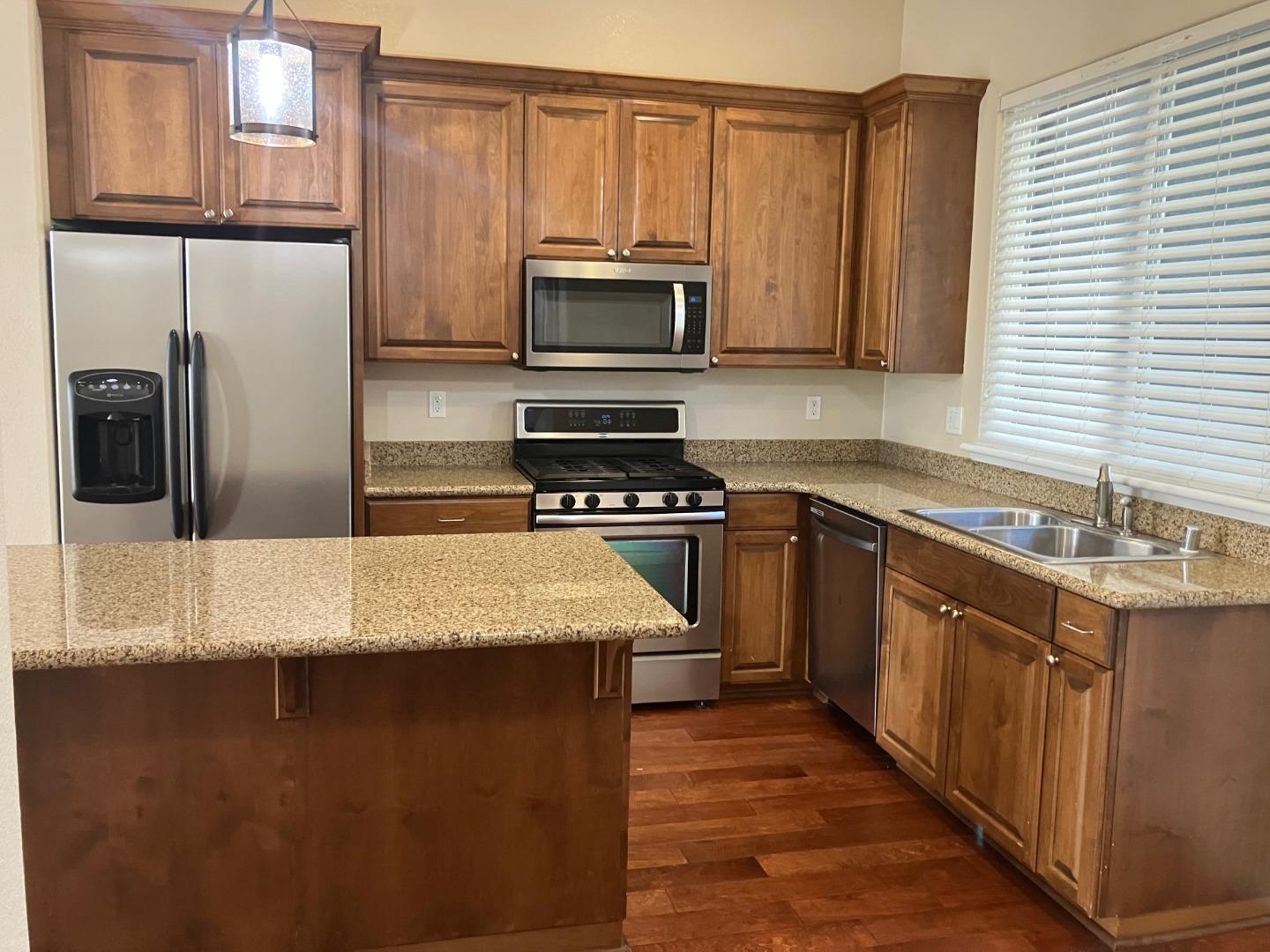 Detail Gallery Image 3 of 32 For 5132 El Camino Ave #202,  Carmichael,  CA 95608 - 2 Beds | 2/1 Baths