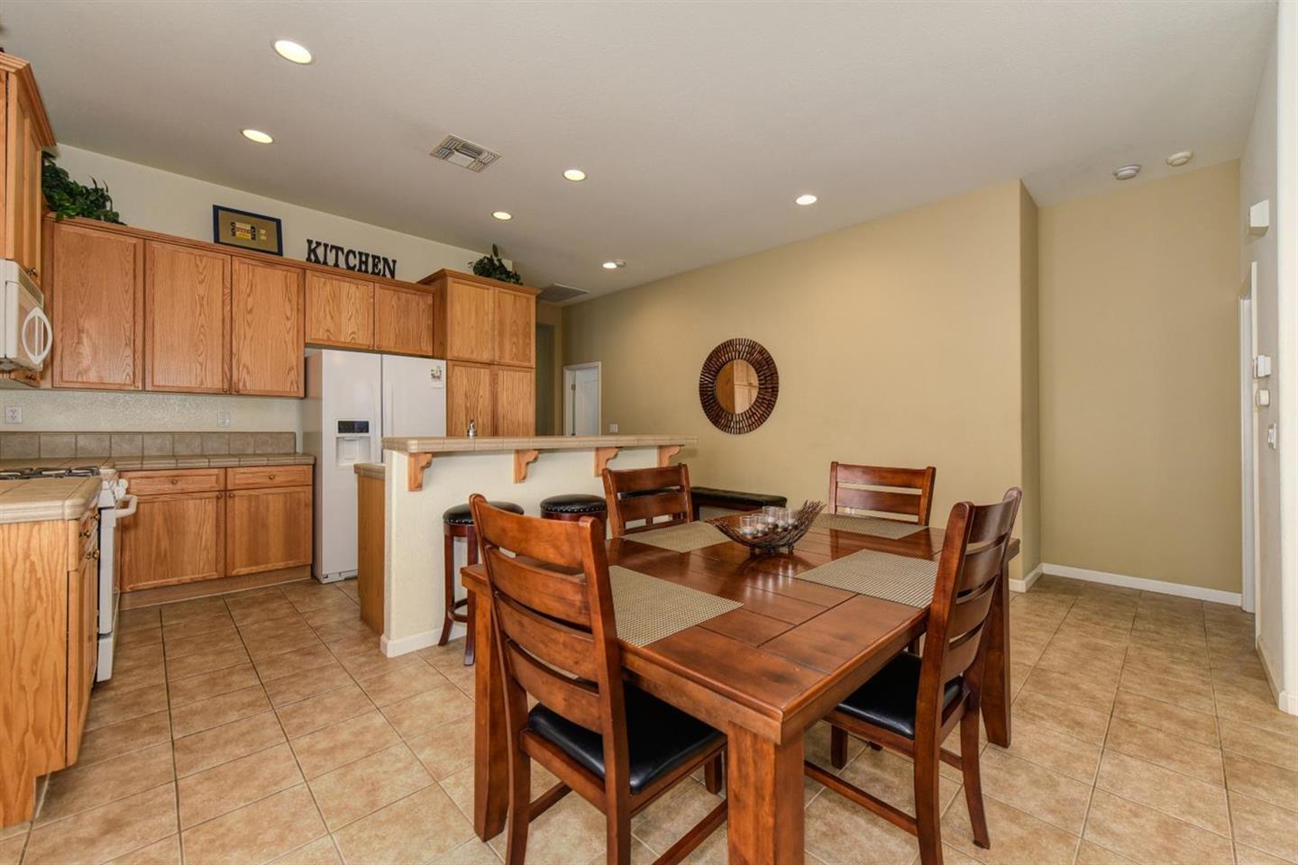 Detail Gallery Image 11 of 27 For 3557 Rainsong Cir, Rancho Cordova,  CA 95670 - 3 Beds | 2 Baths