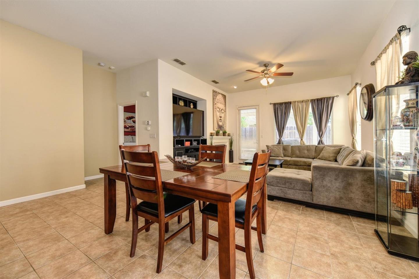 Detail Gallery Image 7 of 27 For 3557 Rainsong Cir, Rancho Cordova,  CA 95670 - 3 Beds | 2 Baths