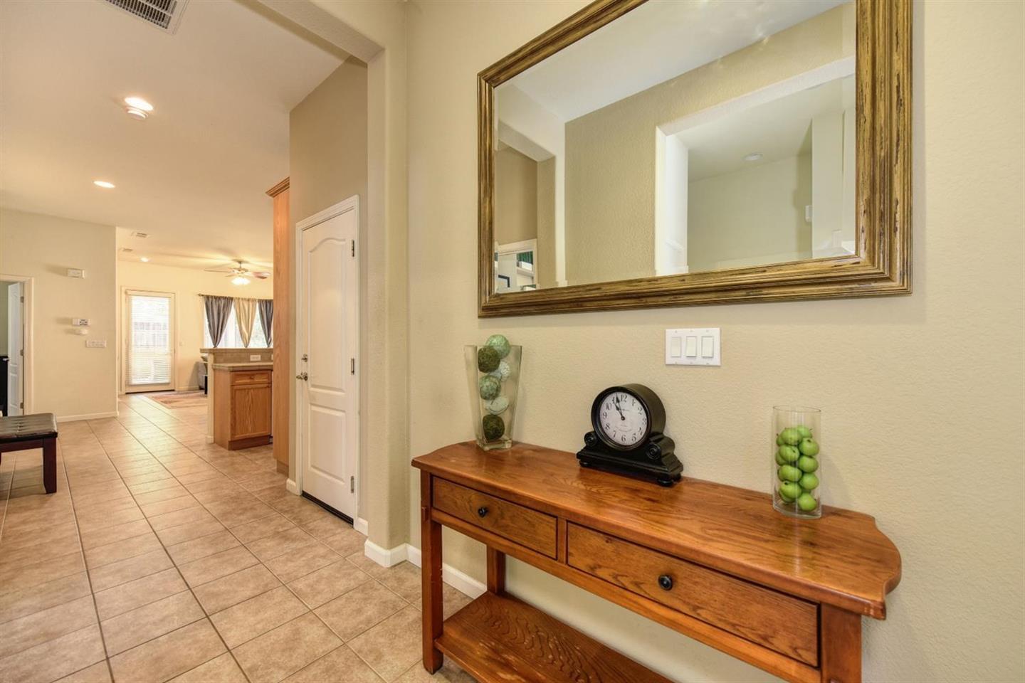 Detail Gallery Image 9 of 27 For 3557 Rainsong Cir, Rancho Cordova,  CA 95670 - 3 Beds | 2 Baths