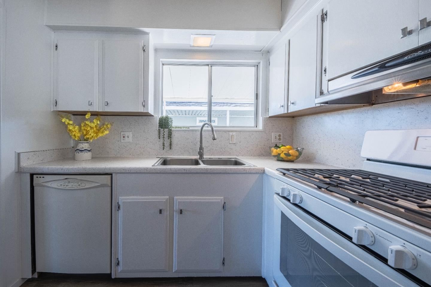 Detail Gallery Image 14 of 33 For 55 San Juan Grade Rd #95,  Salinas,  CA 93906 - 2 Beds | 2 Baths