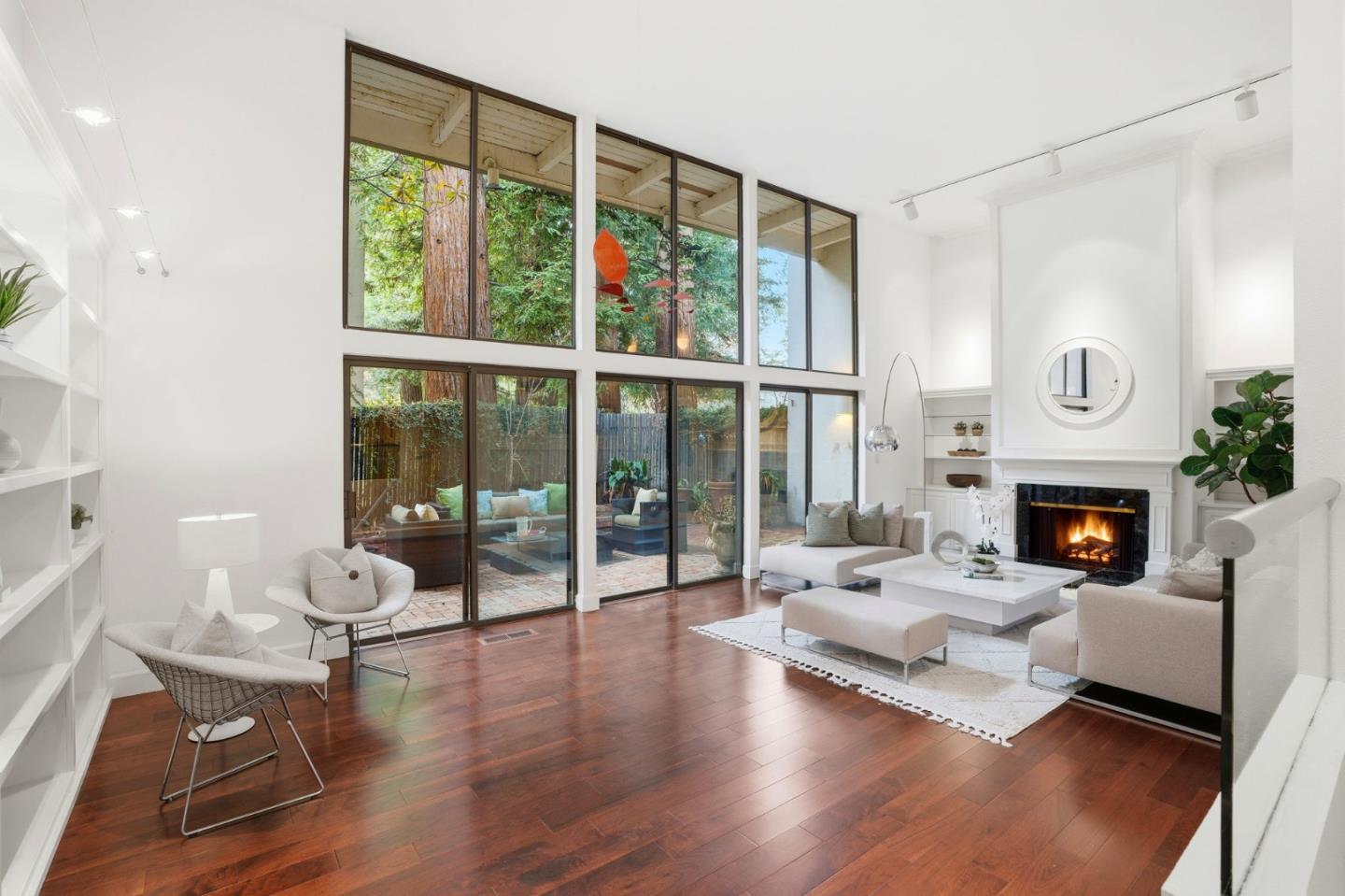 Detail Gallery Image 10 of 48 For 1621 Stone Pine Ln, Menlo Park,  CA 94025 - 3 Beds | 2/1 Baths