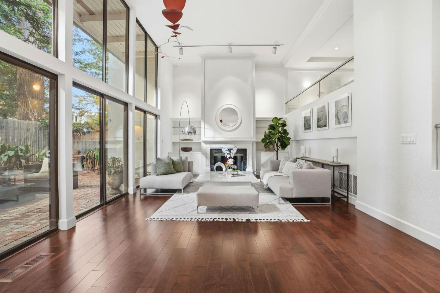 Detail Gallery Image 13 of 48 For 1621 Stone Pine Ln, Menlo Park,  CA 94025 - 3 Beds | 2/1 Baths