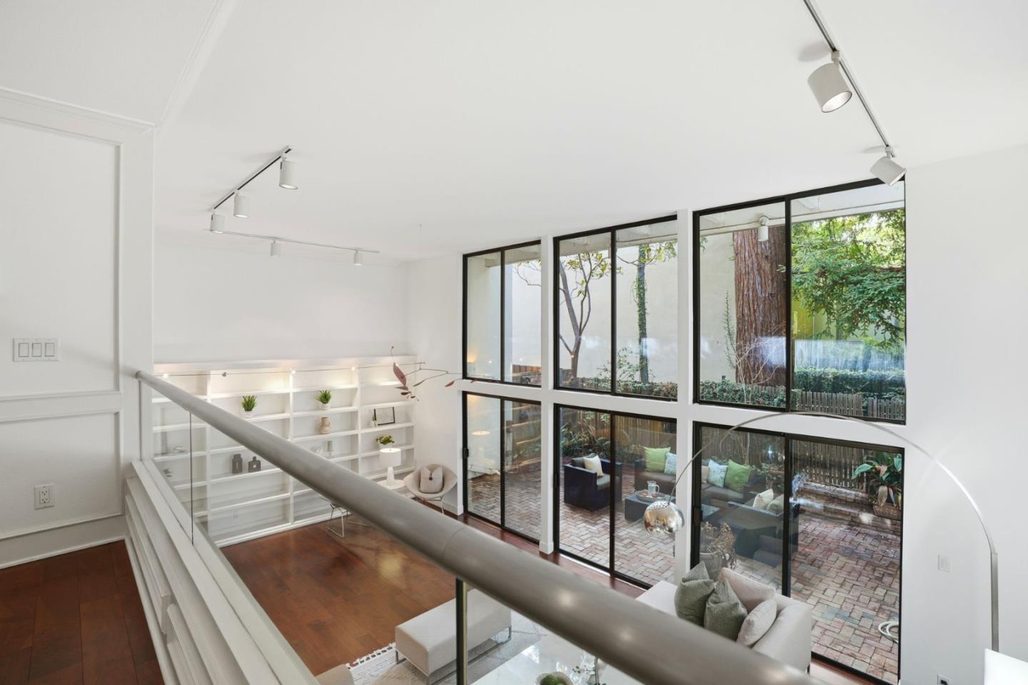 Detail Gallery Image 15 of 48 For 1621 Stone Pine Ln, Menlo Park,  CA 94025 - 3 Beds | 2/1 Baths