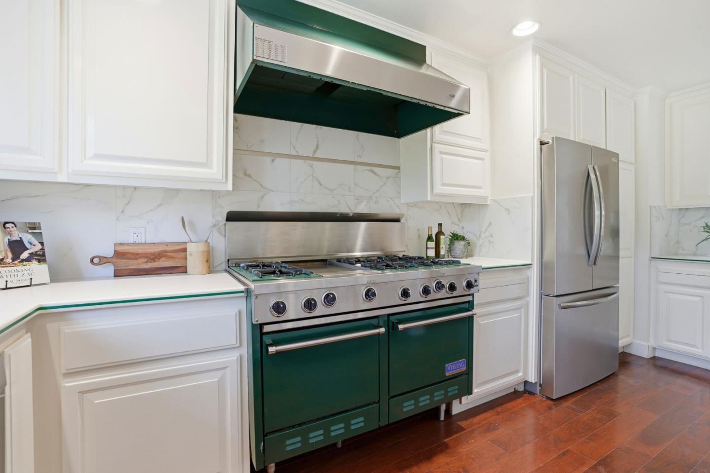 Detail Gallery Image 21 of 48 For 1621 Stone Pine Ln, Menlo Park,  CA 94025 - 3 Beds | 2/1 Baths