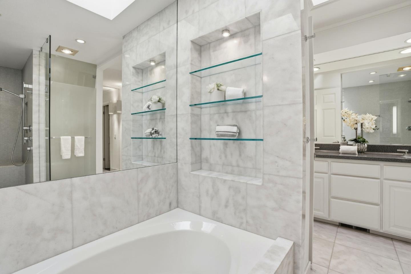 Detail Gallery Image 39 of 48 For 1621 Stone Pine Ln, Menlo Park,  CA 94025 - 3 Beds | 2/1 Baths