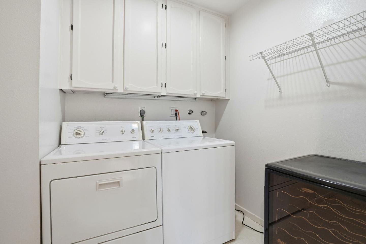 Detail Gallery Image 41 of 48 For 1621 Stone Pine Ln, Menlo Park,  CA 94025 - 3 Beds | 2/1 Baths