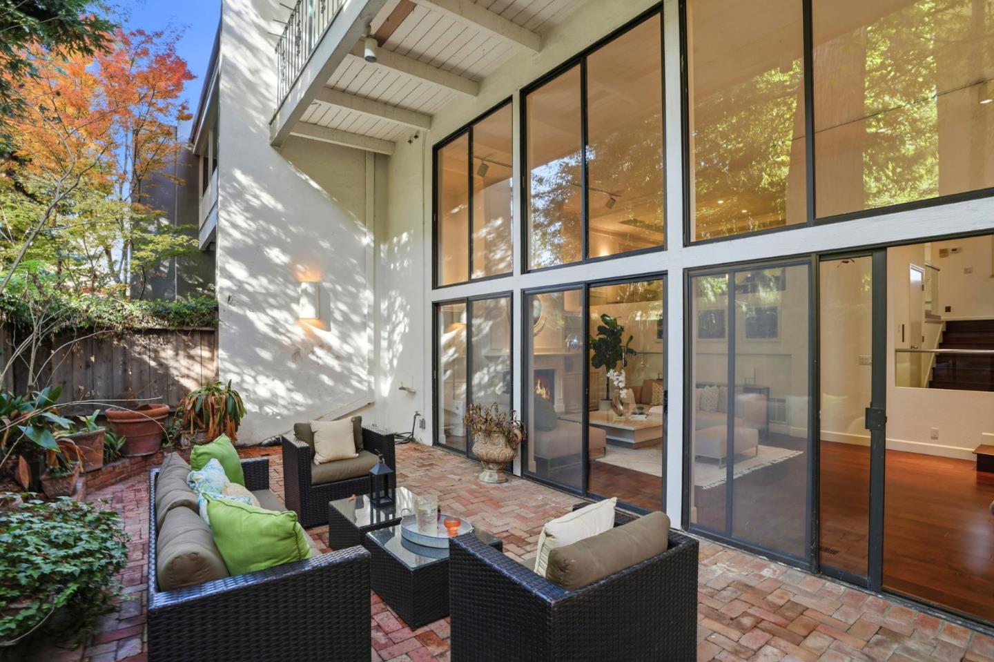 Detail Gallery Image 45 of 48 For 1621 Stone Pine Ln, Menlo Park,  CA 94025 - 3 Beds | 2/1 Baths