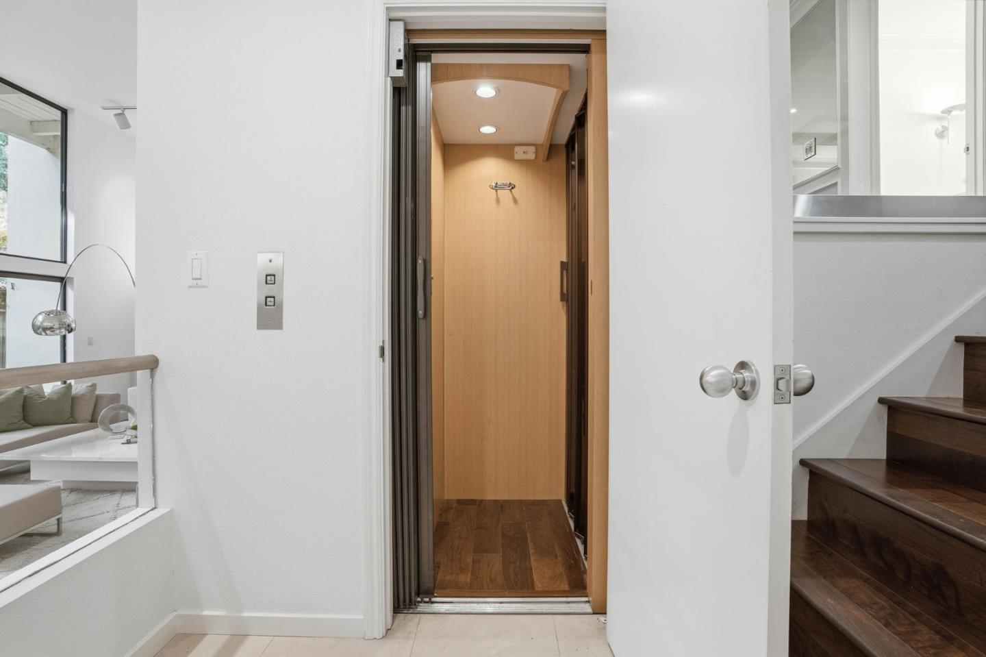 Detail Gallery Image 9 of 48 For 1621 Stone Pine Ln, Menlo Park,  CA 94025 - 3 Beds | 2/1 Baths