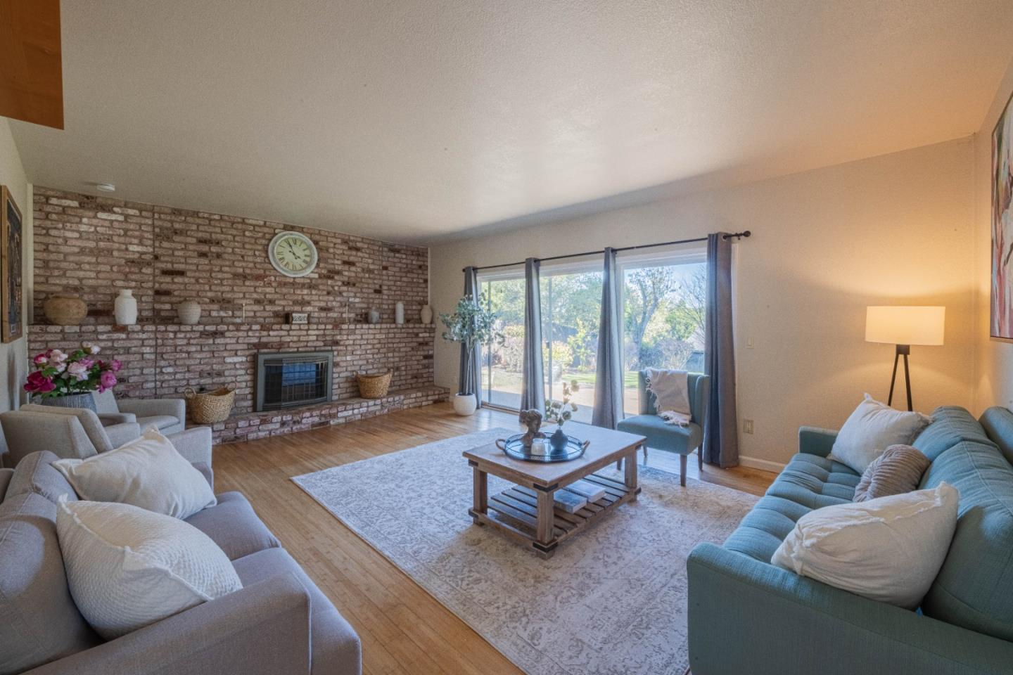 Detail Gallery Image 10 of 41 For 9919 Mimosa Path, Salinas,  CA 93907 - 3 Beds | 2 Baths