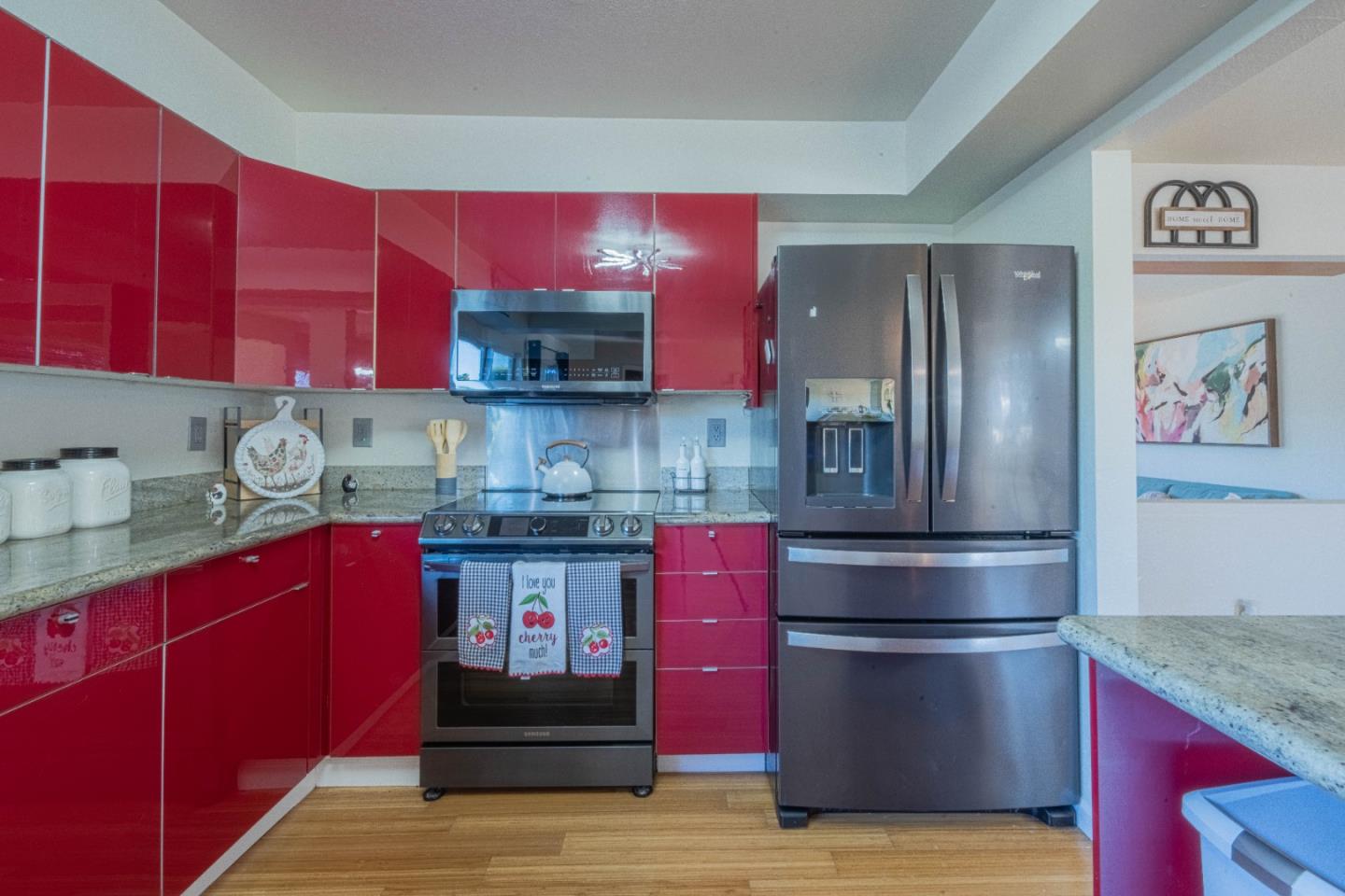 Detail Gallery Image 9 of 41 For 9919 Mimosa Path, Salinas,  CA 93907 - 3 Beds | 2 Baths