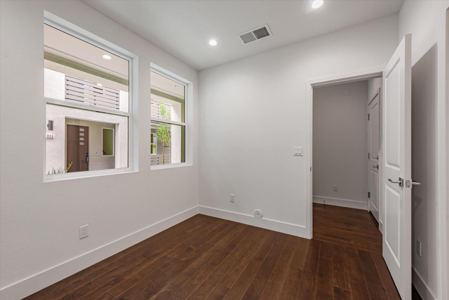 Detail Gallery Image 11 of 16 For 2110 Ivory Ter, San Ramon,  CA 94583 - 3 Beds | 3/1 Baths