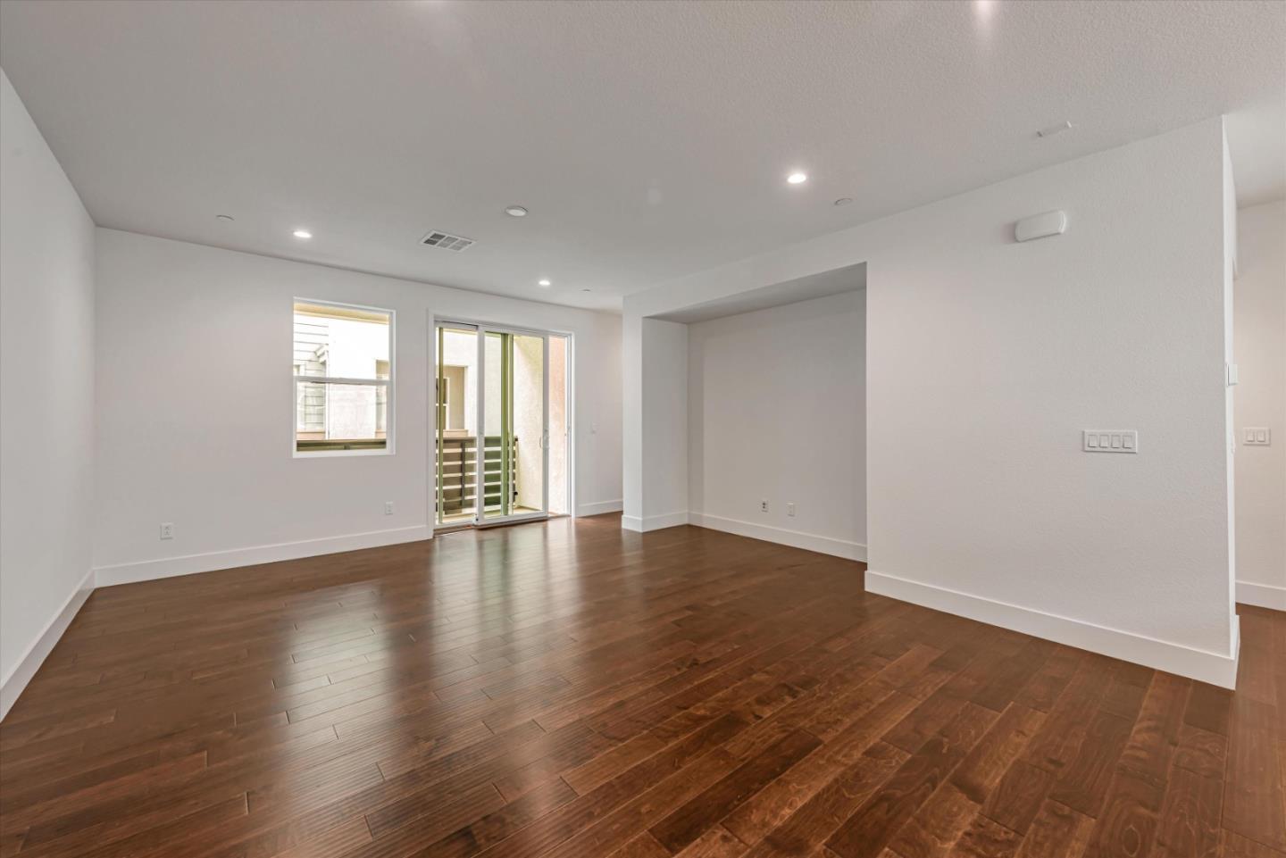 Detail Gallery Image 4 of 16 For 2110 Ivory Ter, San Ramon,  CA 94583 - 3 Beds | 3/1 Baths