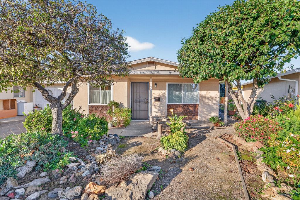 Detail Gallery Image 2 of 34 For 8 Carita Ct, Watsonville,  CA 95076 - 2 Beds | 1 Baths